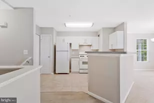 12877 Fair Briar Ln, Fairfax, VA 22033 - Photo 13