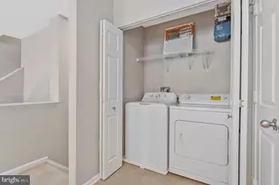 12877 Fair Briar Ln, Fairfax, VA 22033 - Photo 15