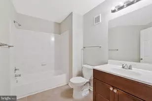 12877 Fair Briar Ln, Fairfax, VA 22033 - Photo 21