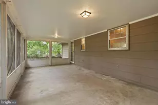 8621 Buckboard Dr, Alexandria, VA 22308 - Photo 29