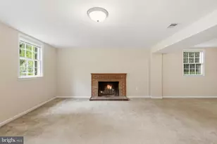 8621 Buckboard Dr, Alexandria, VA 22308 - Photo 19