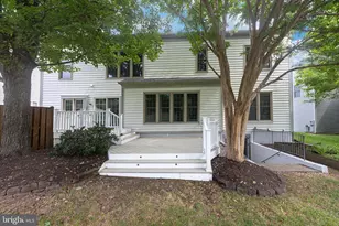 8622 Larkview Ln, Fairfax Station, VA 22039 - Photo 11