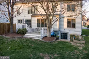8622 Larkview Ln, Fairfax Station, VA 22039 - Photo 5