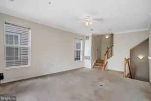 2433 Coopers Branch Ct, Herndon, VA 20171 - Photo 9