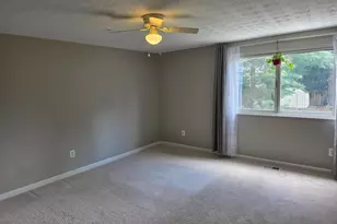 12920 Framingham Ct, Herndon, VA 20171 - Photo 9