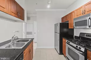 12929 Centre Park Cir, Herndon, VA 20171 - Photo 11