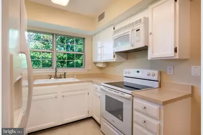 7717 Inversham Drive #115, Falls Church, VA 22042 - Photo 5