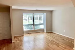 6062 Hollow Hill Ln, Springfield, VA 22152 - Photo 3