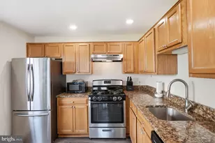 8248 Catbird Cir, Lorton, VA 22079 - Photo 23