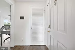 8248 Catbird Cir, Lorton, VA 22079 - Photo 11
