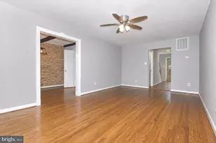 6611 Rosecroft Pl, Falls Church, VA 22043 - Photo 7