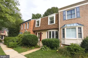 6611 Rosecroft Pl, Falls Church, VA 22043 - Photo 1