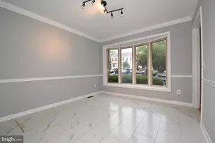 6611 Rosecroft Pl, Falls Church, VA 22043 - Photo 9