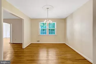 8916 Braeburn Dr, Annandale, VA 22003 - Photo 13