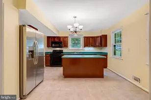 8916 Braeburn Dr, Annandale, VA 22003 - Photo 17