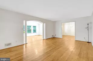 8916 Braeburn Dr, Annandale, VA 22003 - Photo 5