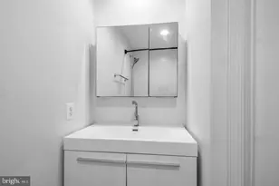 8830 Mansion View Ct, Vienna, VA 22182 - Photo 25