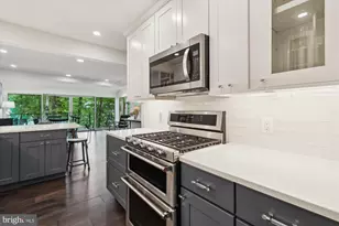 1626 Waters Edge Ln, Reston, VA 20190 - Photo 17