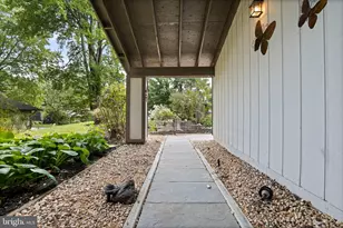 9006 Home Guard Dr, Burke, VA 22015 - Photo 5