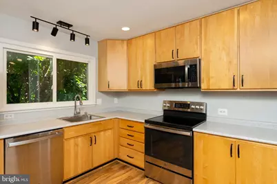 13506 Glendundee Drive, Herndon, VA 20171 - Photo 3