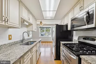 7448 Pohick Rd, Lorton, VA 22079 - Photo 9