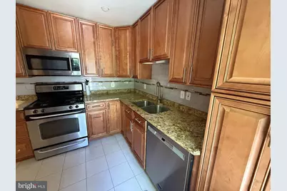9622 Lindenbrook, Fairfax, VA 22031 - Photo 5