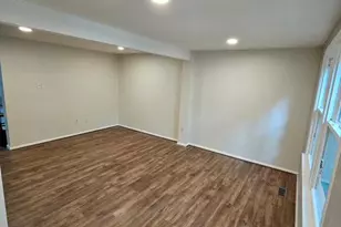 8135 Loving Forest Ct, Springfield, VA 22153 - Photo 3