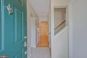 7177 Lake Cove Dr, Alexandria, VA 22315 - Photo 7