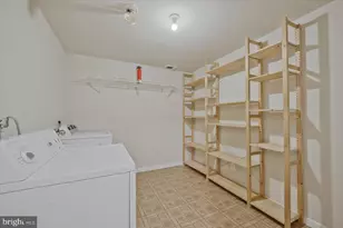 7177 Lake Cove Dr, Alexandria, VA 22315 - Photo 39