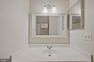 7177 Lake Cove Dr, Alexandria, VA 22315 - Photo 23