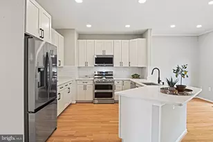 13102 Forest Mist Ln, Fairfax, VA 22033 - Photo 3