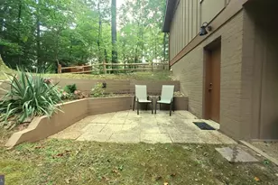 2512 Fauquier Ln, Reston, VA 20191 - Photo 9