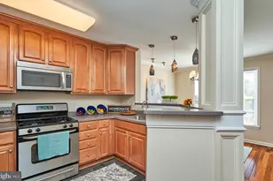 12827 Fair Briar Ln, Fairfax, VA 22033 - Photo 3