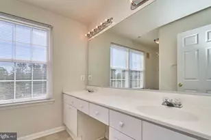 12827 Fair Briar Ln, Fairfax, VA 22033 - Photo 11