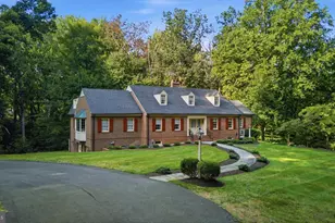 9187 Old Dominion Dr, McLean, VA 22102 - Photo 17
