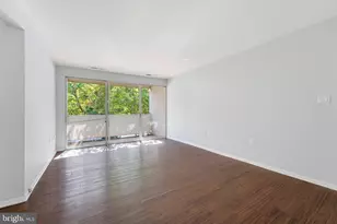 5608 Bloomfield Dr, Alexandria, VA 22312 - Photo 9