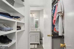 12151 Penderview Ln, Fairfax, VA 22033 - Photo 17