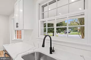 9002 Teddy Rae Ct, Springfield, VA 22152 - Photo 13
