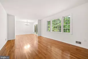 9002 Teddy Rae Ct, Springfield, VA 22152 - Photo 7