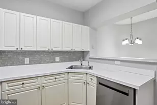 2110 Highcourt Ln, Herndon, VA 20170 - Photo 13
