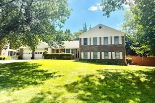8857 Glenridge Ct, Vienna, VA 22182 - Photo 1