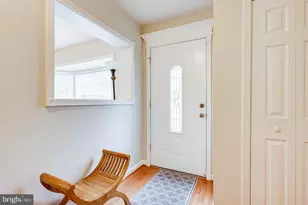 6295 Hillary Ct, Alexandria, VA 22315 - Photo 5