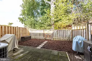6295 Hillary Ct, Alexandria, VA 22315 - Photo 23