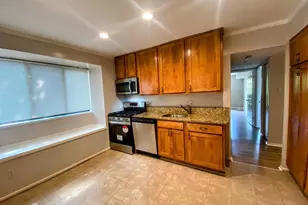 1646 Parkcrest Cir, Reston, VA 20190 - Photo 7