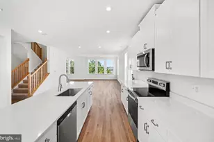 13704 Aviation Pl, Herndon, VA 20171 - Photo 3