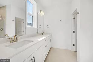 13704 Aviation Pl, Herndon, VA 20171 - Photo 7