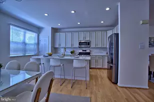14679 Seasons Dr, Centreville, VA 20120 - Photo 9
