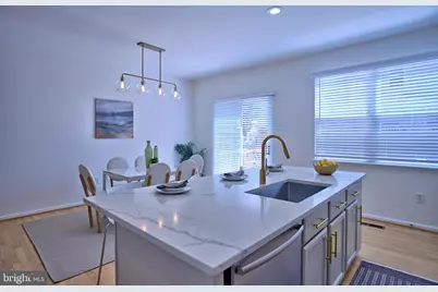 14679 Seasons Drive, Centreville, VA 20120 - Photo 7