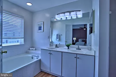 14679 Seasons Drive, Centreville, VA 20120 - Photo 19