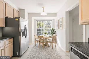 8856 Ashgrove House Ln, Vienna, VA 22182 - Photo 5